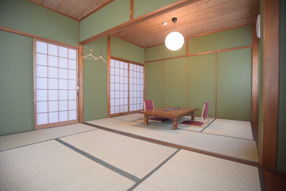 Economy Double Room (202) photo 1