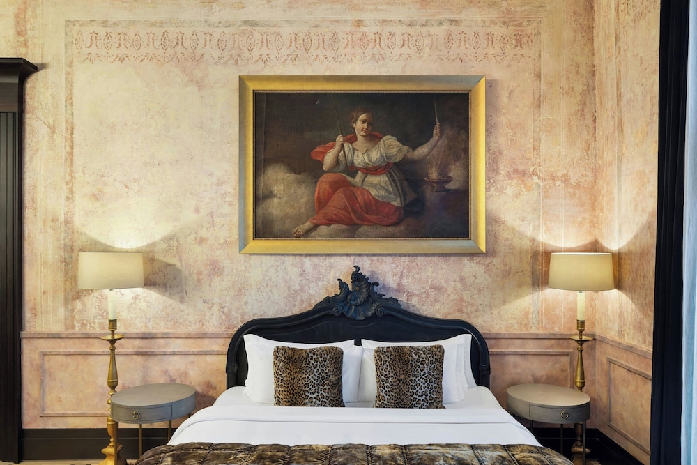 Junior Suite, 1 King Bed - Photo 3