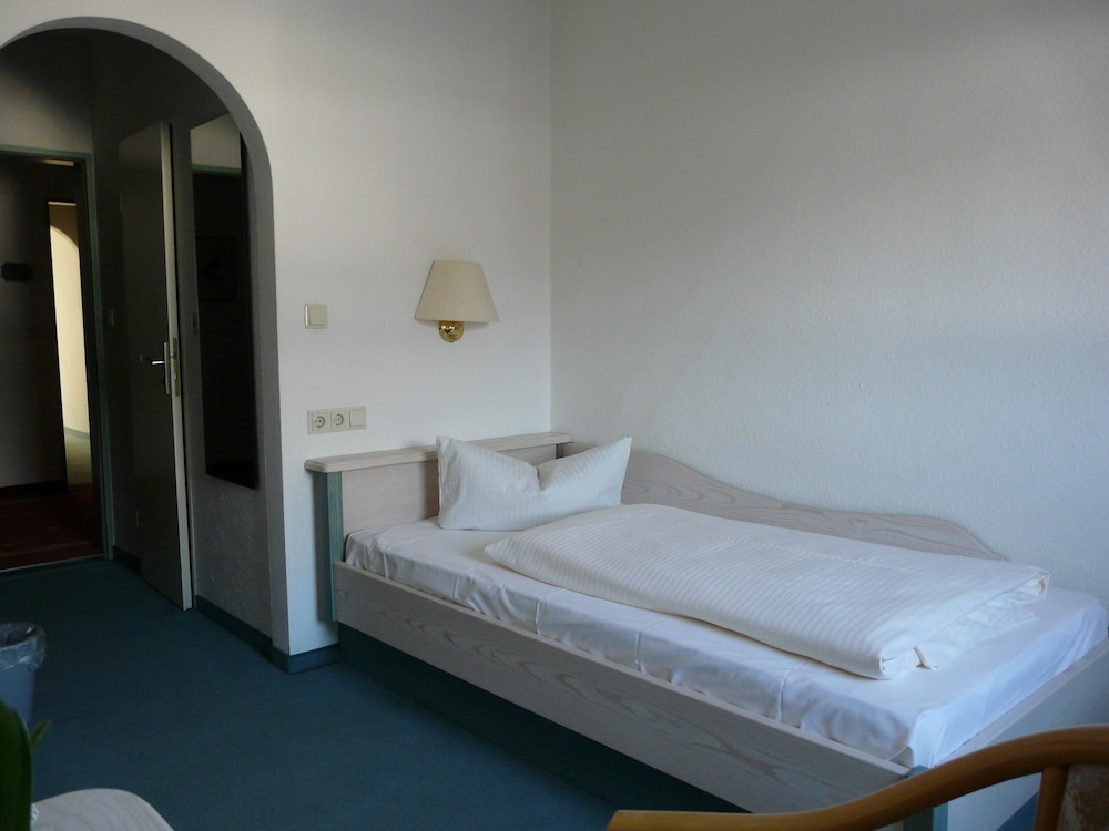 Basic Single Room photo 2