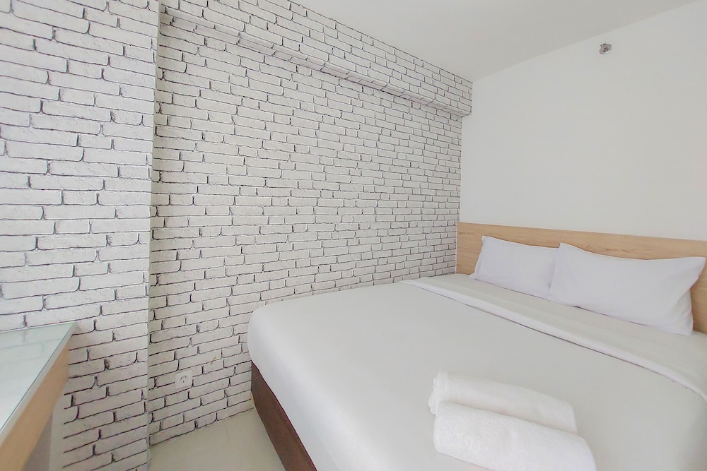 Room - Photo 13