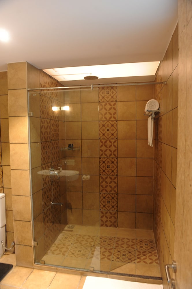 Deluxe Twin Room - Photo 10