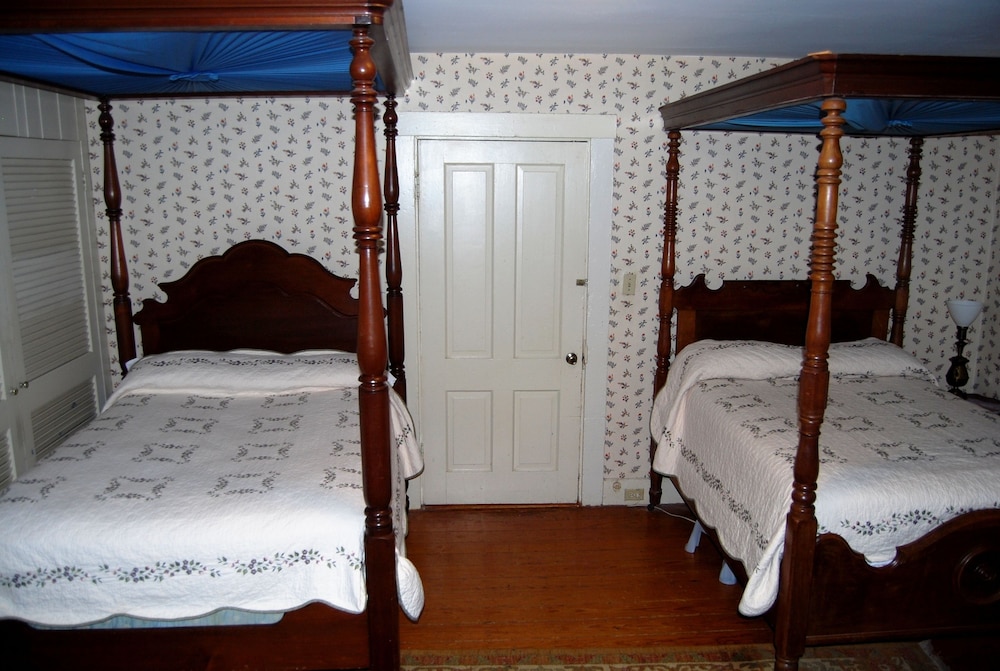 Deluxe Double Room, Multiple Beds (Clarissa) photo 2