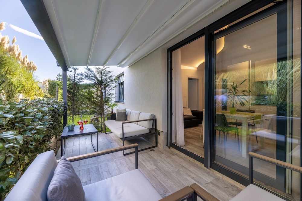 Classic Apartment, 1 Bedroom, Courtyard View