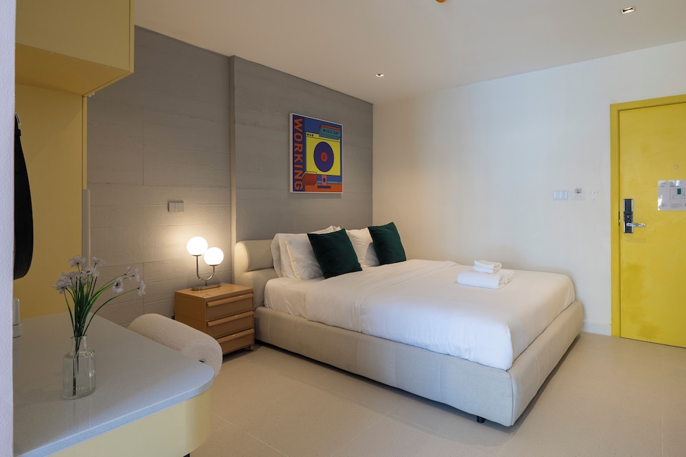 Po Executive King Bed Room