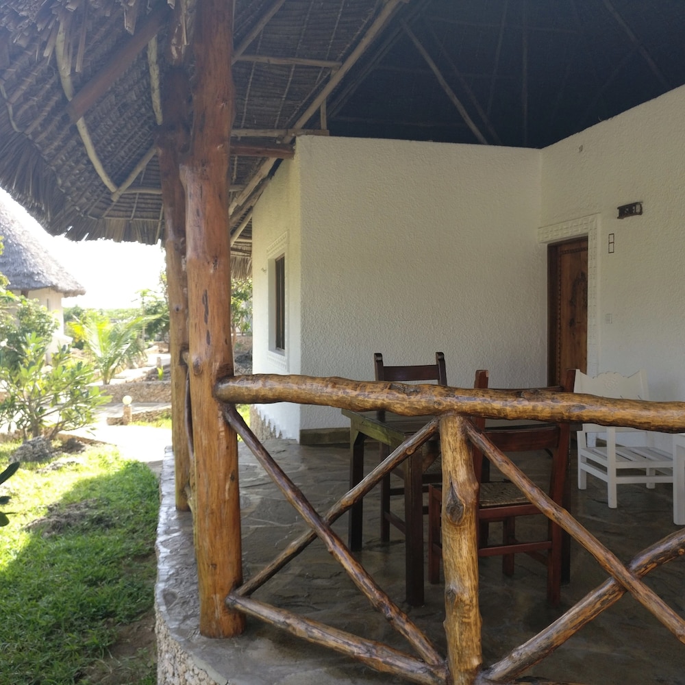 Comfort Cottage, 1 Bedroom, Pool View photo 1