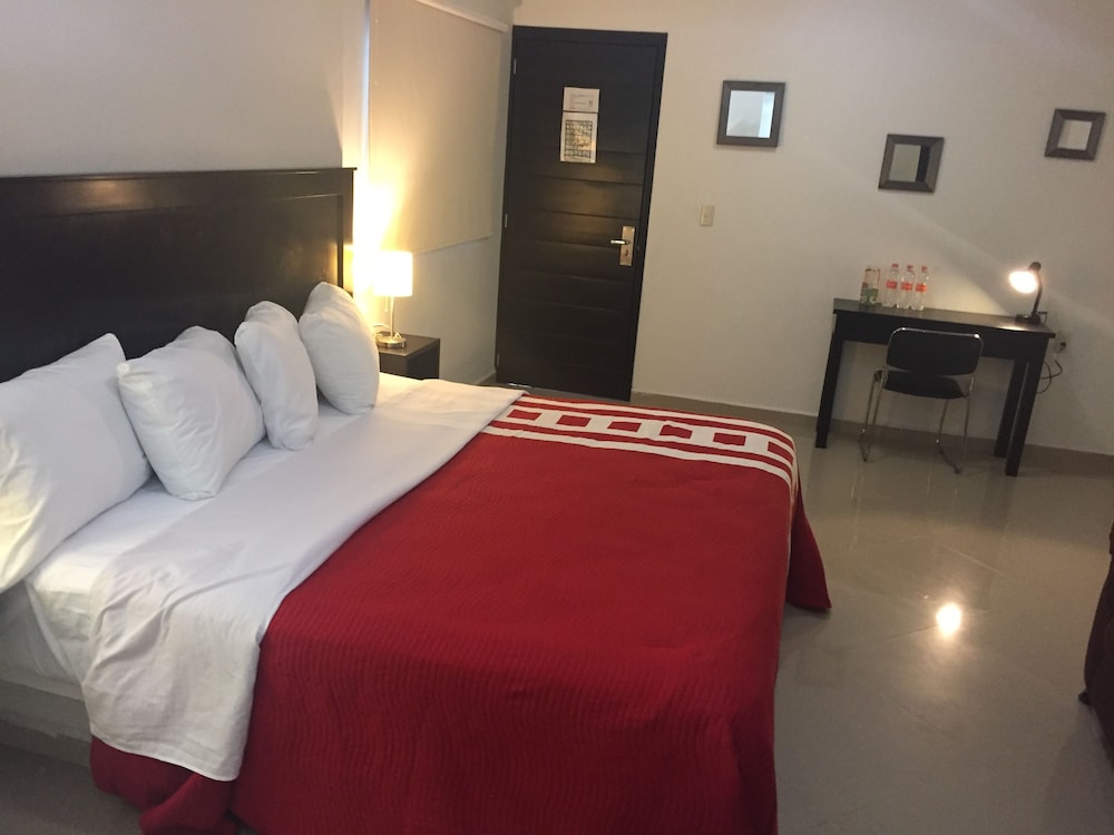 Room, 1 King Bed photo 2