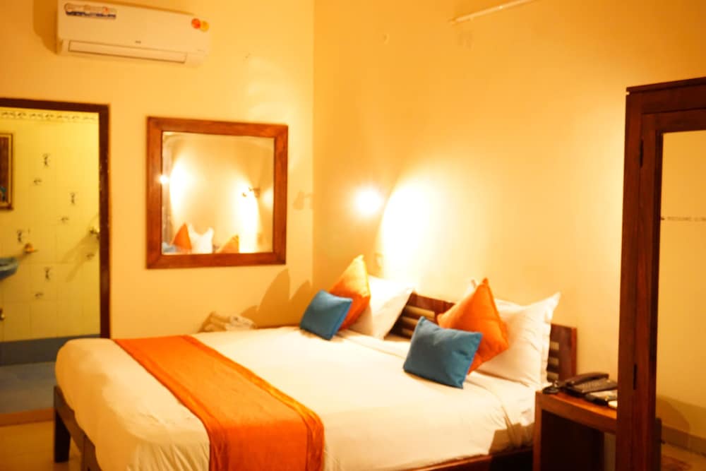 Standard Double or Twin Room, 1 King Bed, Smoking photo 3