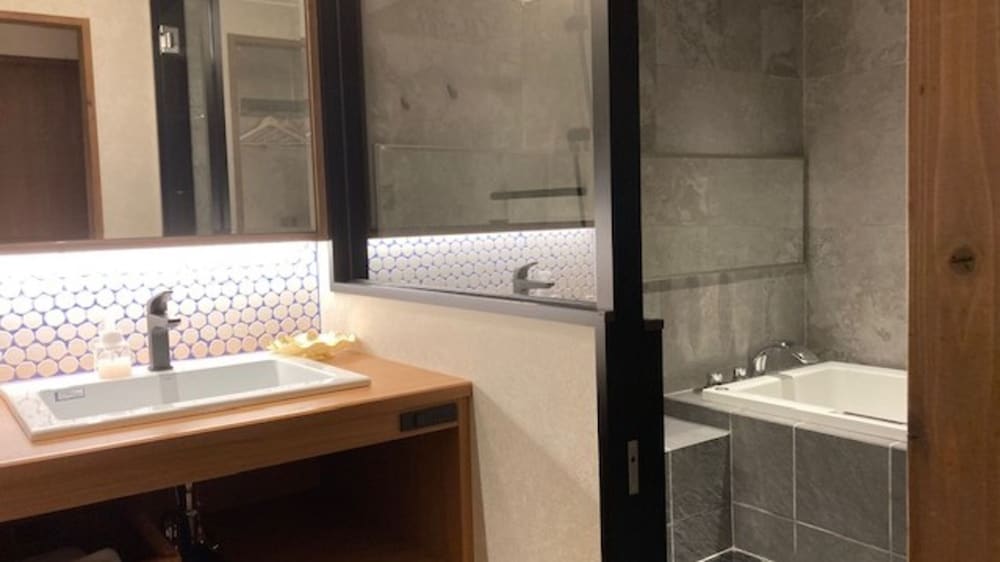 Basic Twin Room, 1 Bedroom photo 3