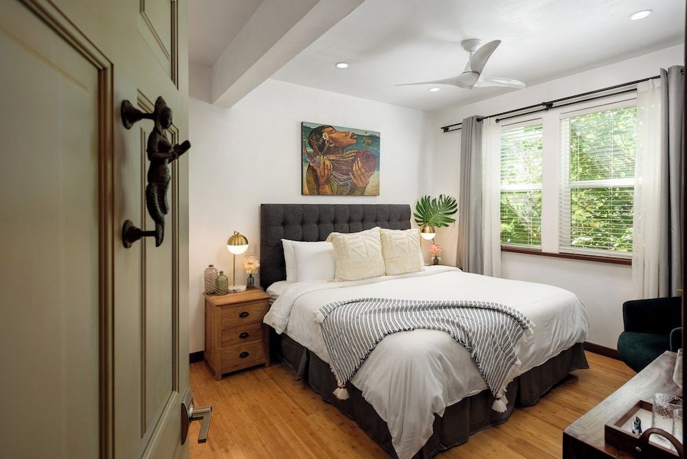 Deluxe Room - Town View photo 2