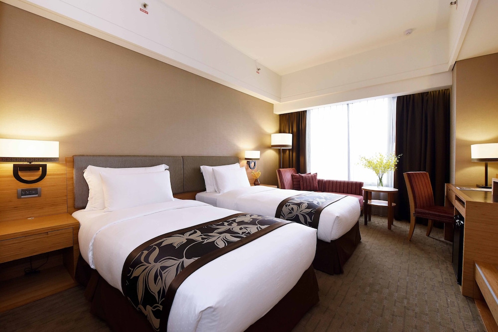 Superior Twin Room ( City View) - Photo 4