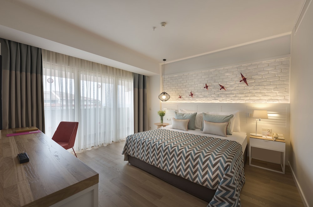 Penthouse, 2 Adults + 2 Children