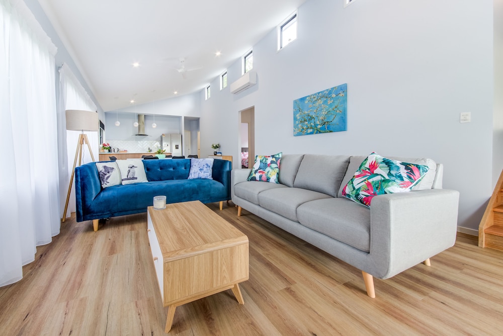 House, Multiple Beds, Valley View photo 1
