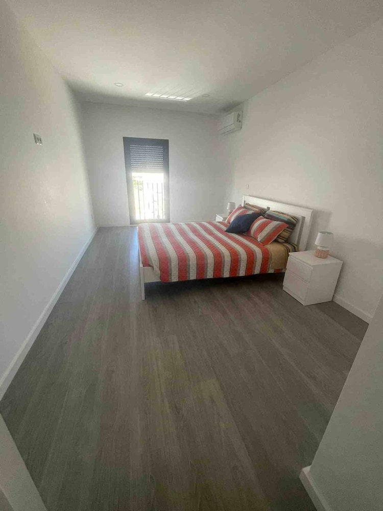 Flat Spacious and Tidy - Close Stadium + Wifi+ac, Foto 9