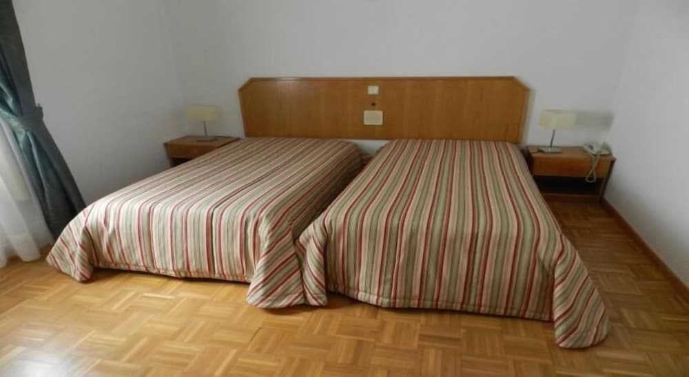 Standard Twin Room, Non Smoking, Private Bathroom