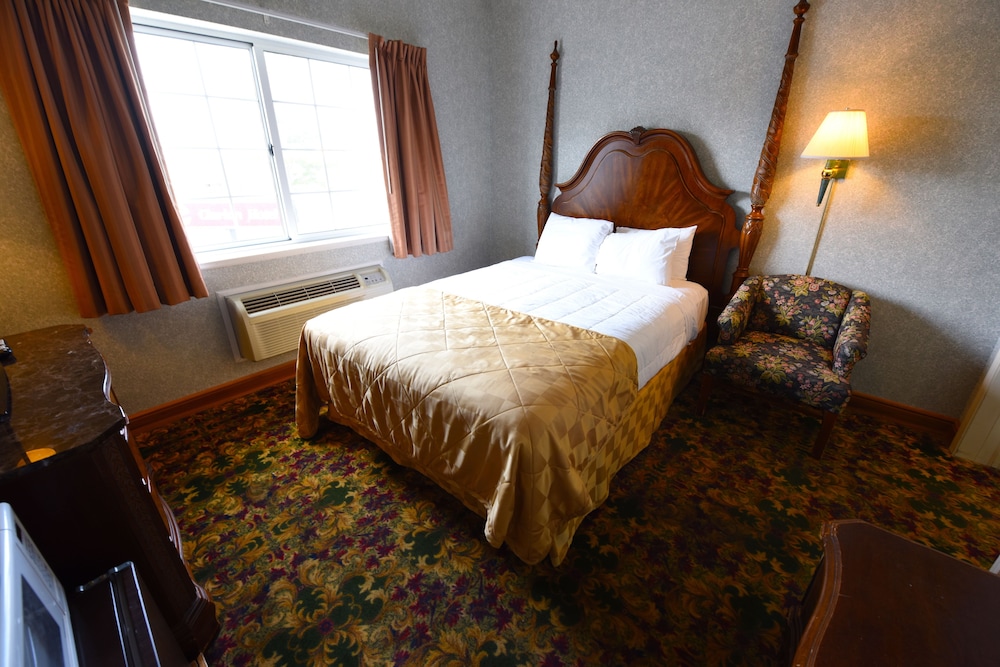 Deluxe Suite, 2 Bedrooms, Balcony, Lake Front