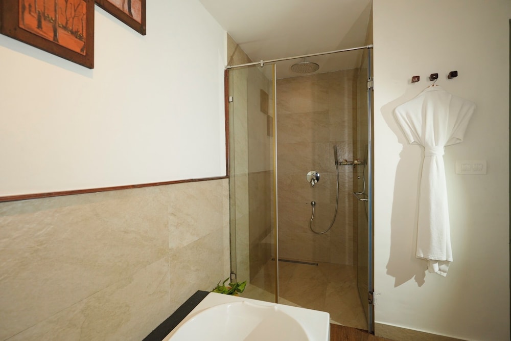 Valley Facing Suite with Bathtub - Photo 2