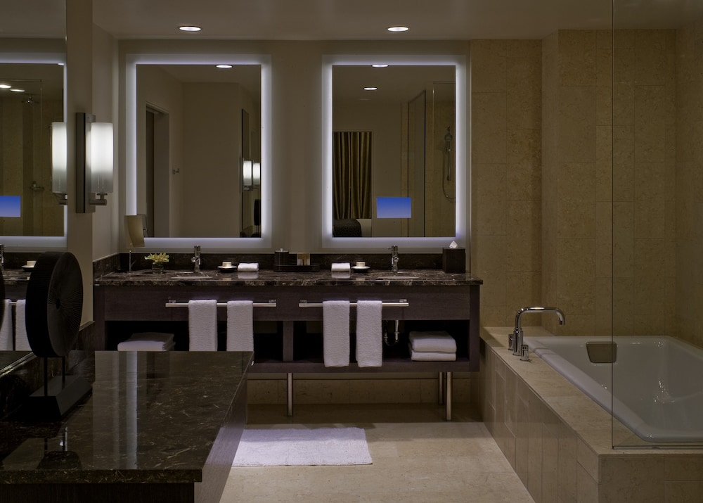Luxury Suite, 1 King Bed - Photo 5