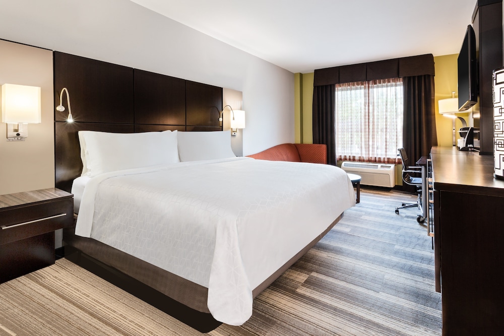 Standard Room, 1 King Bed - Photo 6