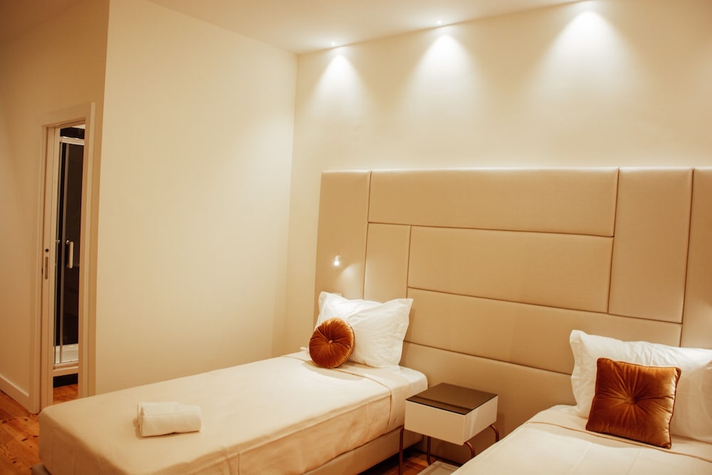 Classic Comfort King or Twin Room - Photo 4