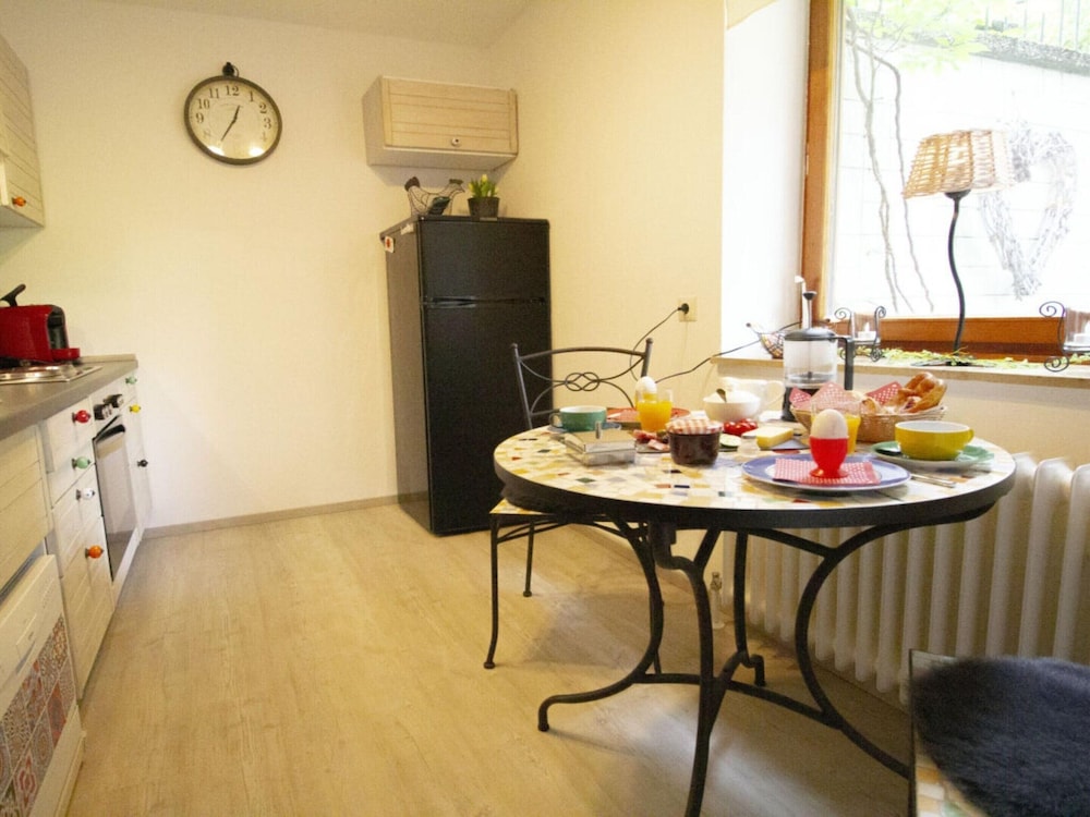 Apartment photo 2