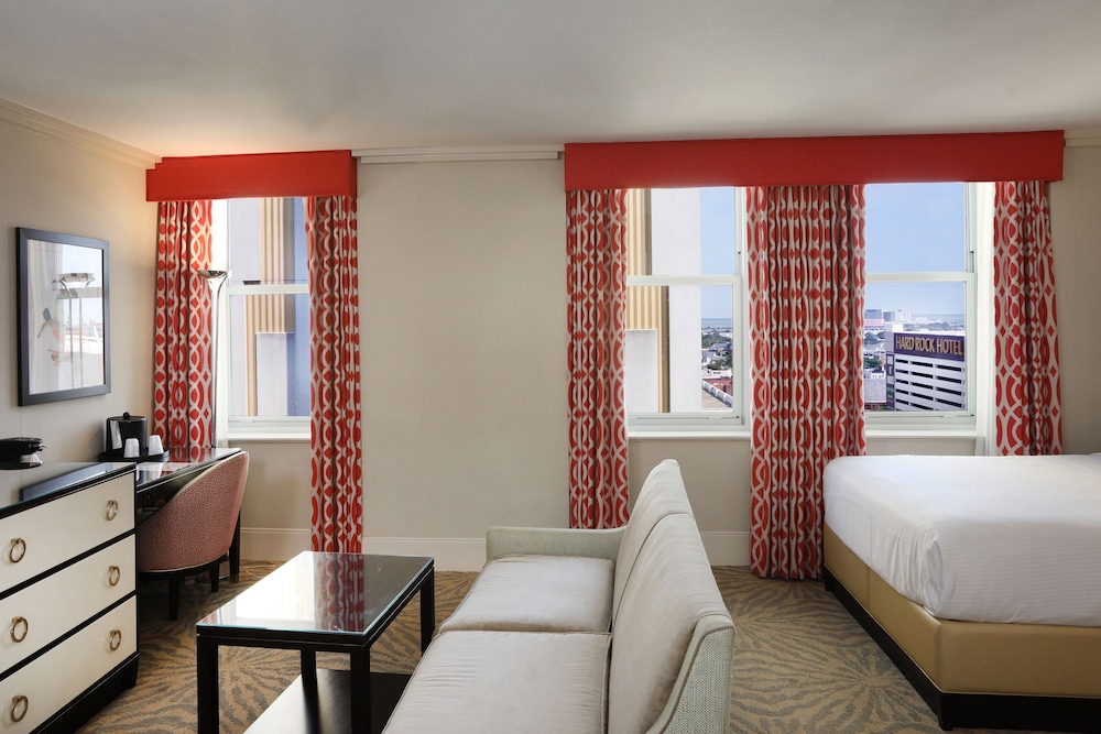 Suite, 1 King Bed (Coral Junior Suite) - Photo 2