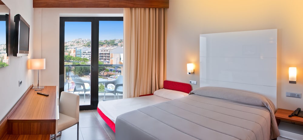 Habitación Doble, Terraza, Vista Parcial al Mar (2 Adultos)