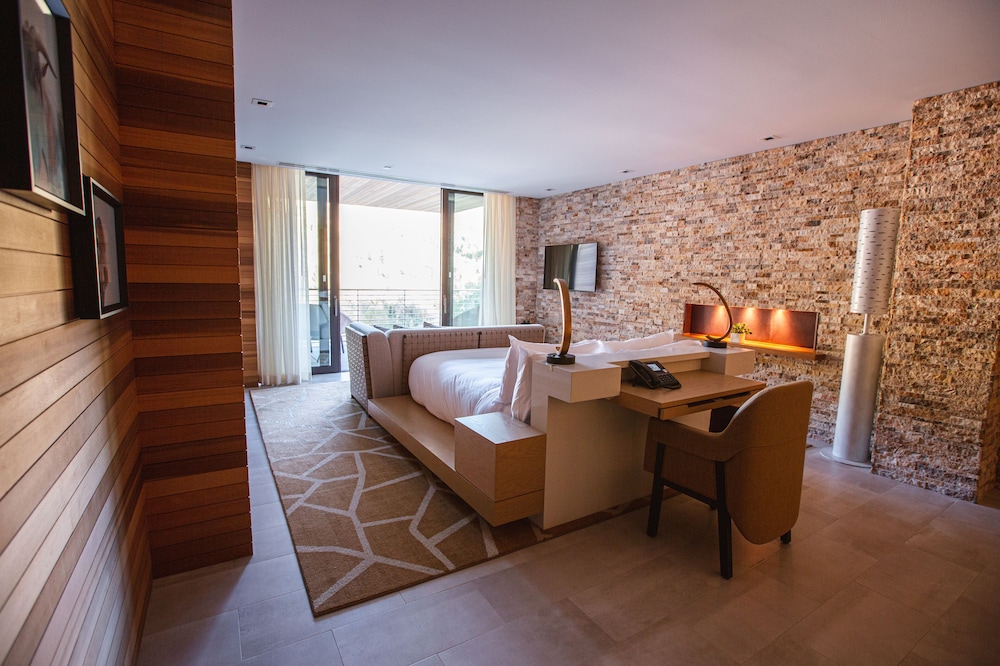Room, Mobility Accessible (Sky)
