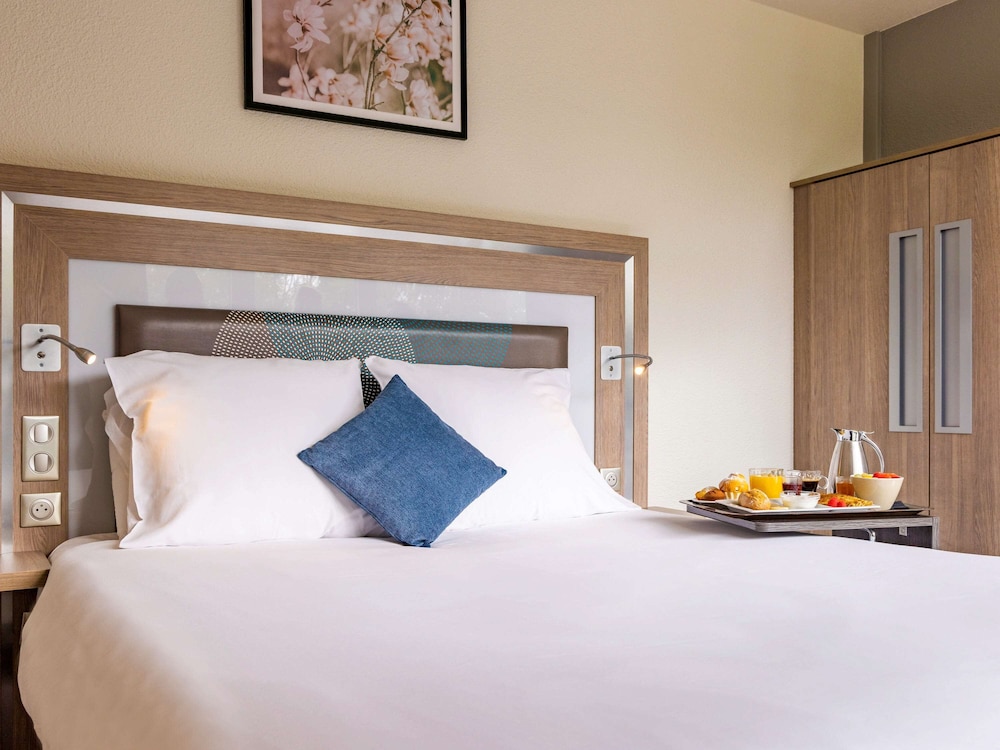 Suite, 1 Queen Bed, Balcony