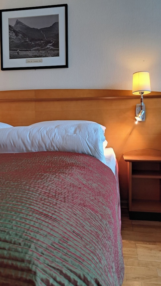 Superior Double or Twin Room (Fjord View) - Photo 6