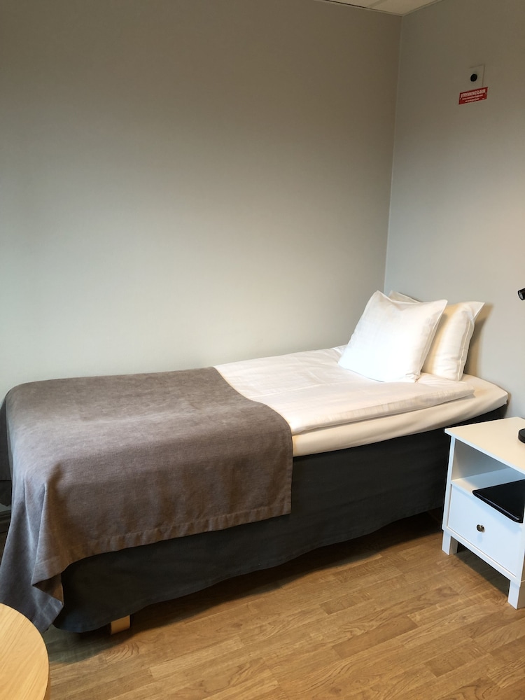 Small Single Room photo 2