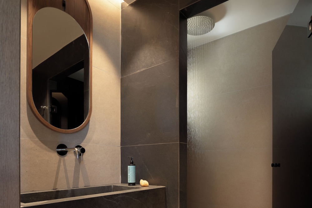 Premium 2 bedroom Suite - Photo 7