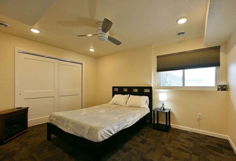 House, Multiple Beds, Patio, River View (Tri Lake House Duplex Side A And B) photo 1