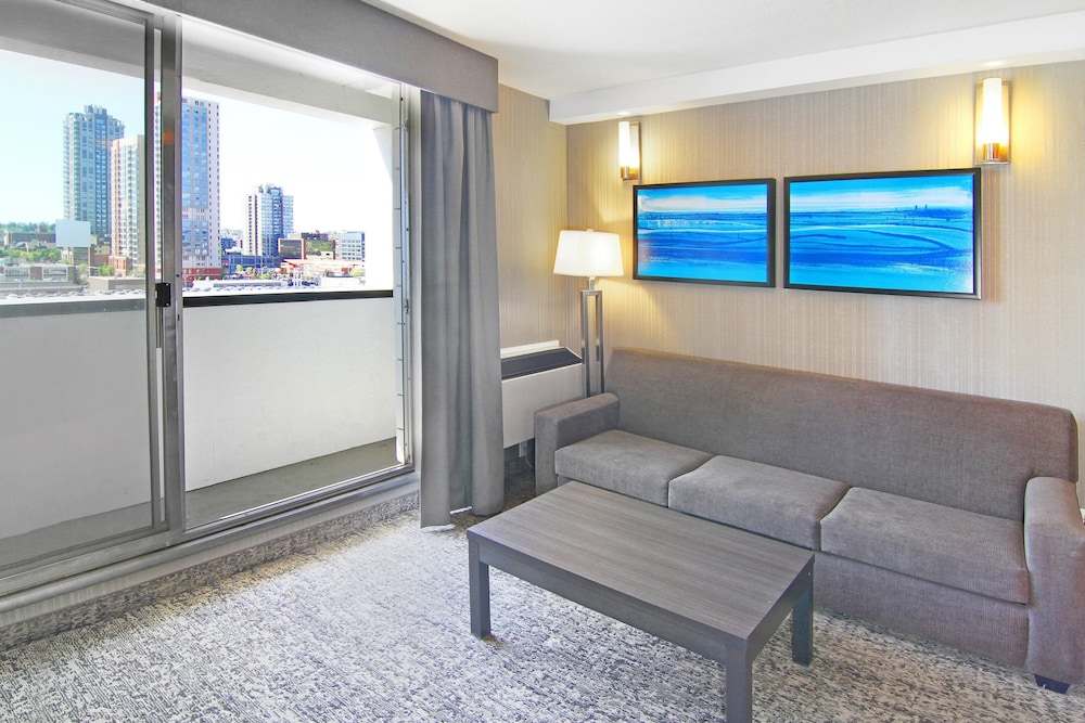 Suite, 1 King Bed with Sofa bed, Jetted Tub - Photo 3