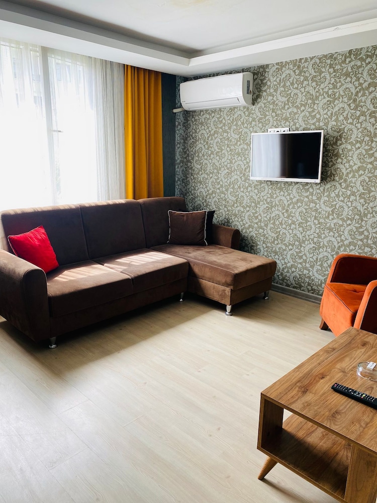 Family Room photo 3
