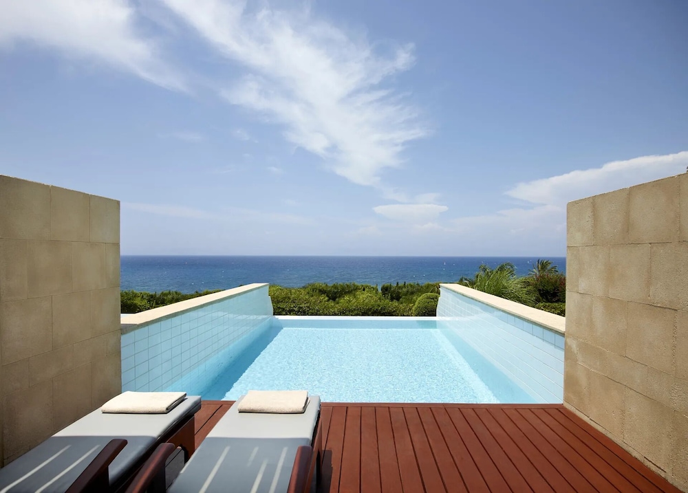 Amus Suite, Private Pool with Sea View