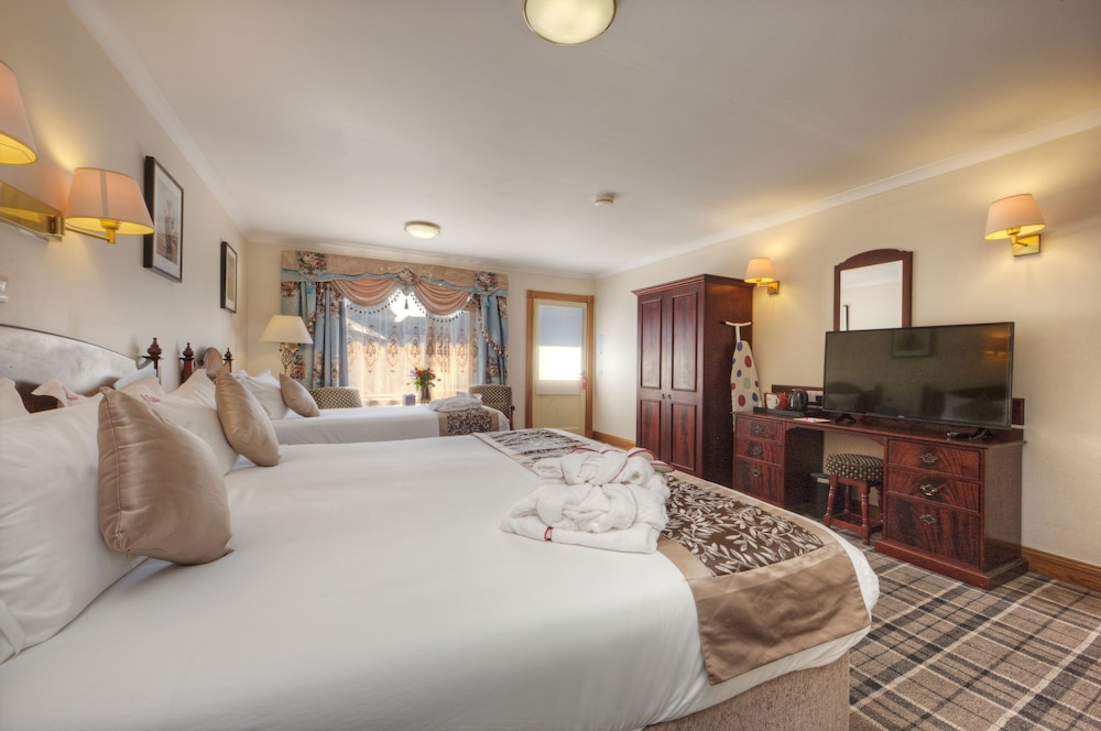 Family Triple Room - Outside Main Building photo 2