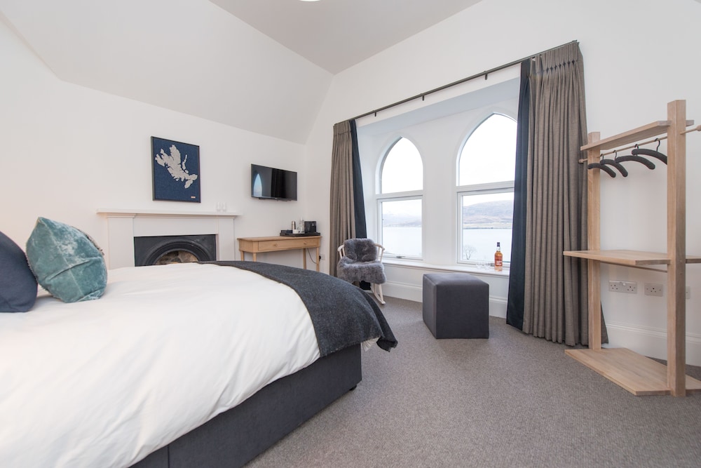 Deluxe Double Room, 1 Queen Bed, Mountain View photo 2