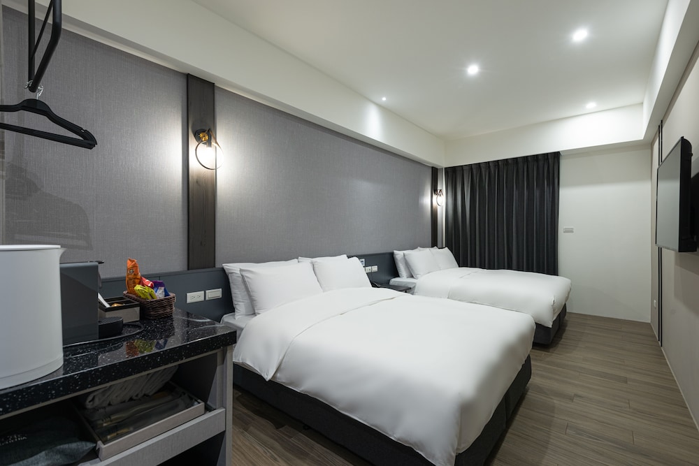 Superior Quadruple Room - Photo 9