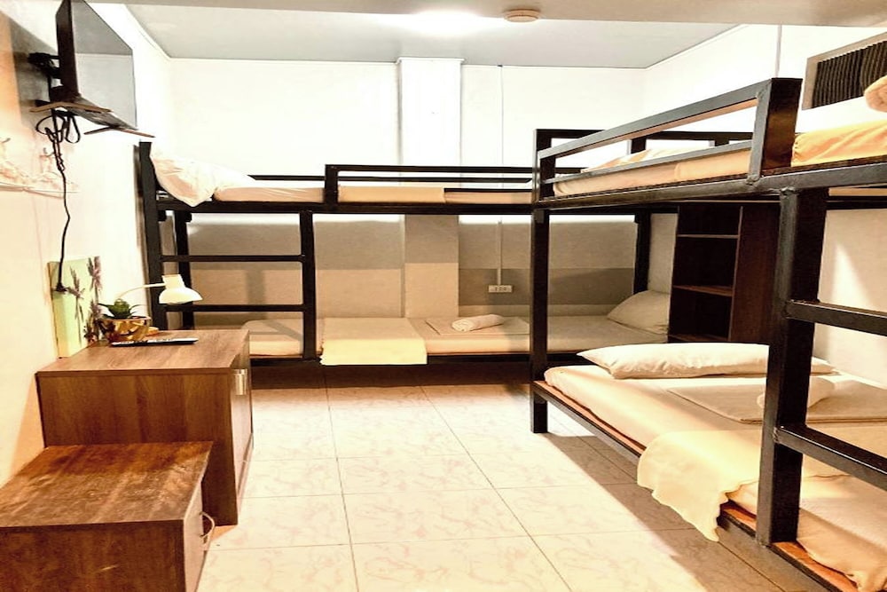 Shared Dormitory, Mixed Dorm