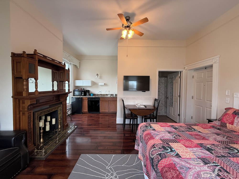 Suite #1 photo 1