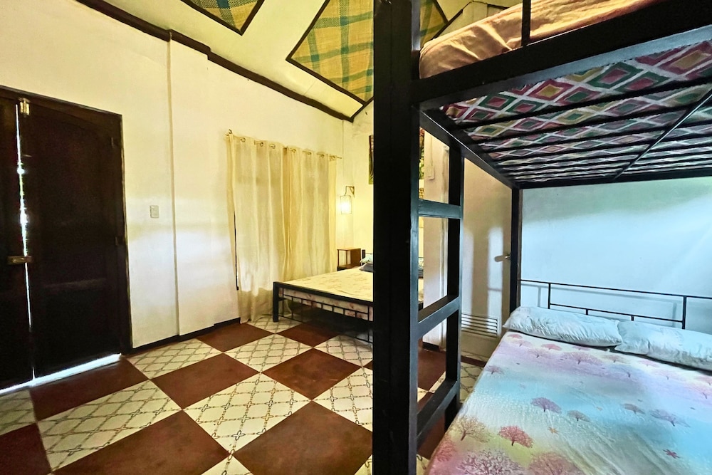 Standard Quadruple Room - Photo 2