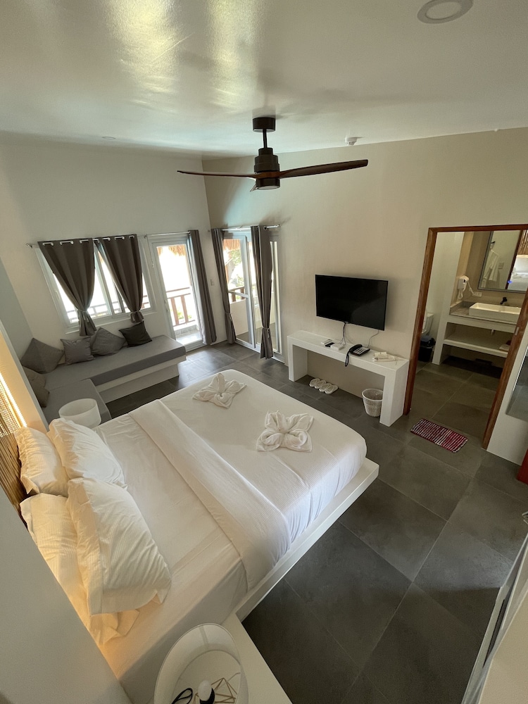 Deluxe Triple Room - Photo 10