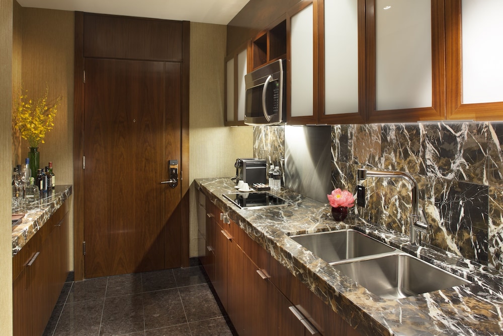 Suite, 1 Bedroom (Boulevard) - Photo 2