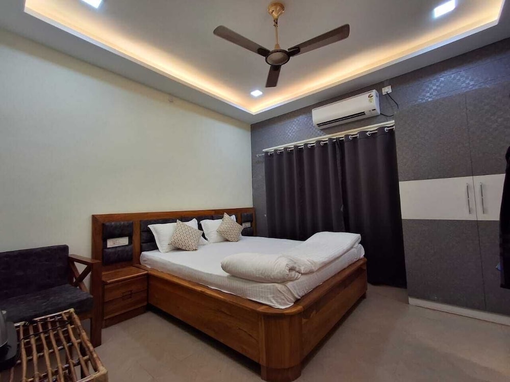Deluxe Double Room, City View