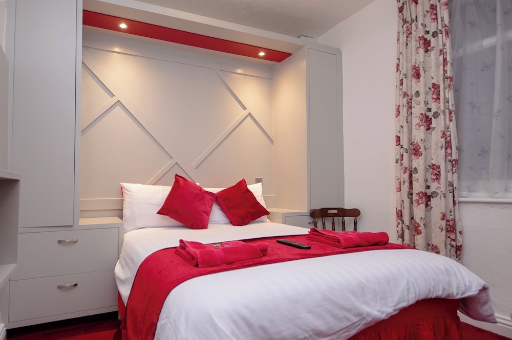 Standard Double Room, Ensuite photo 3