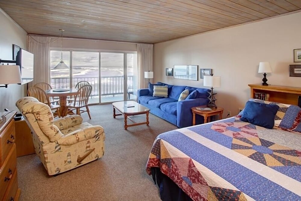 Studio,1 Queen Bed, Ocean View, Pet Friendly photo 2