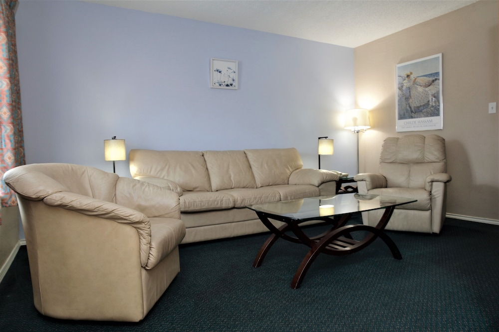 Standard Suite - Photo 1
