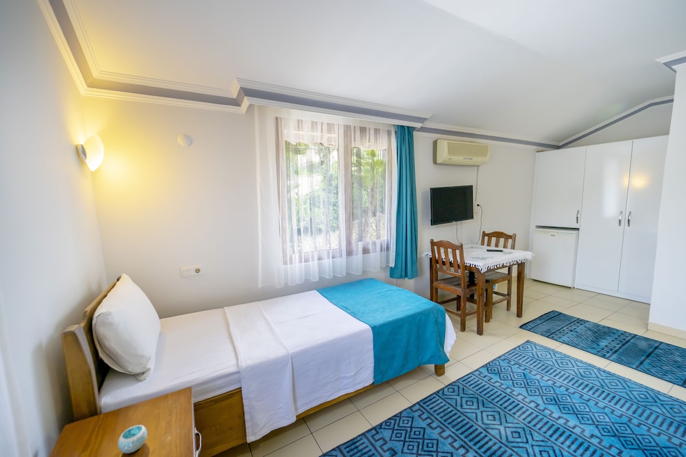 Standard Triple Room photo 3