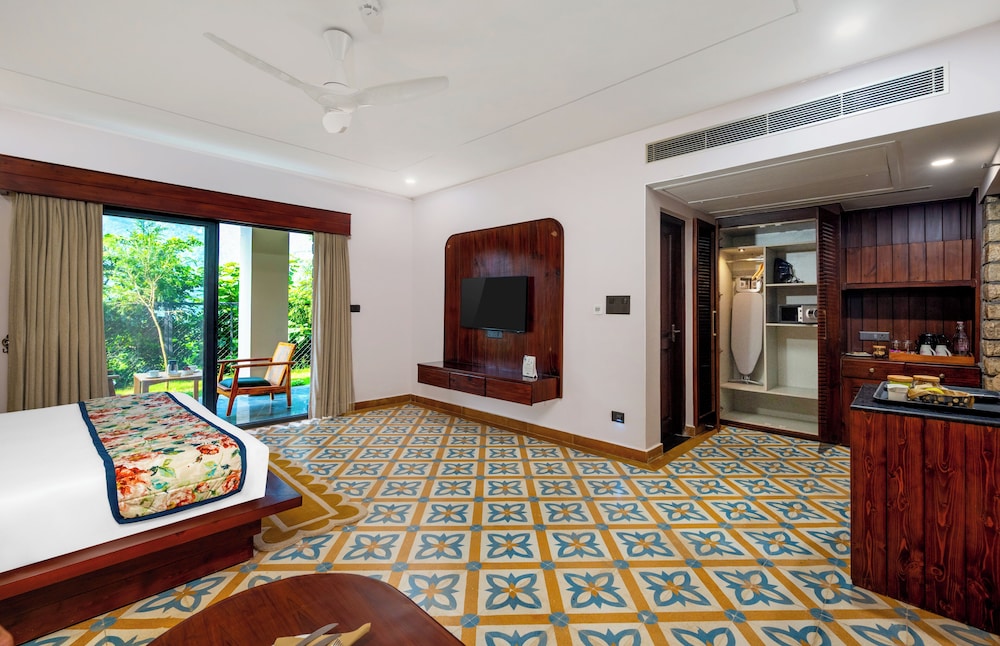Pushpa Vatika (Luxury Valley View Room with Private Garden) photo 2