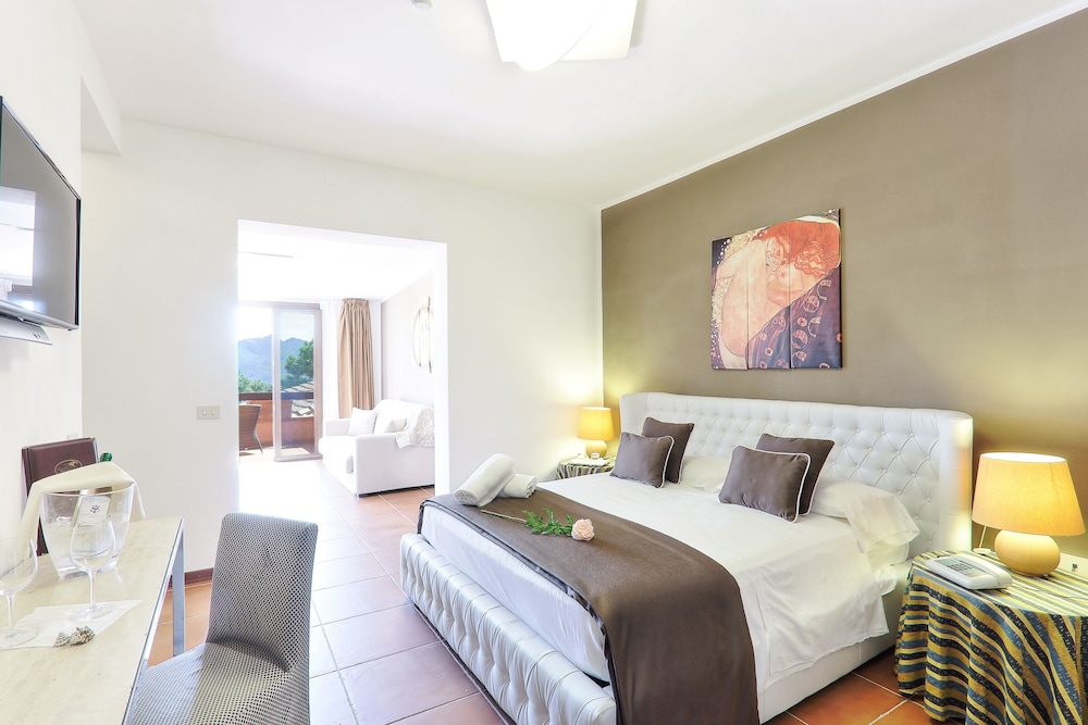 Suite, Garden View photo 1